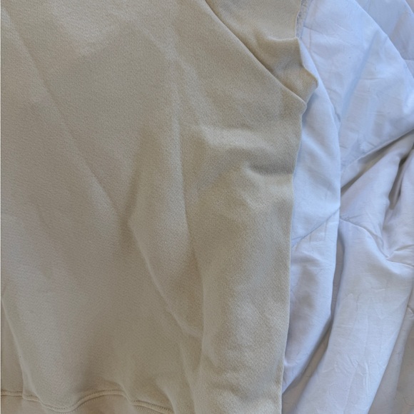 NWT Daydreamer Cream Sweatshirt with Red Heart sz S - Picture 3 of 6